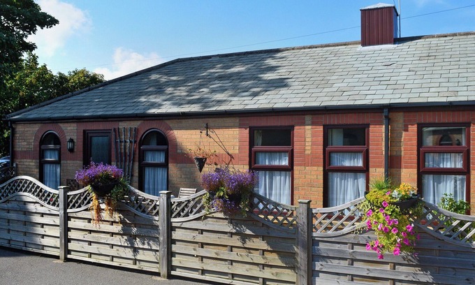 Cayton Cabaña | 4 Eldin Hall Cottages