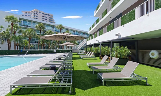Central Beach Hotel | 4 Family-Friendly Units with Pool Near Fort Lauderdale Beach