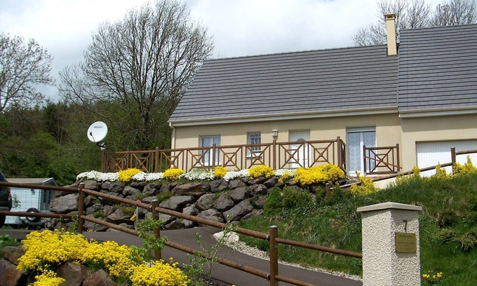 La Tour-dʼAuvergne Villa | 4 * villa de vacaciones en el corazón del macizo de Sancy