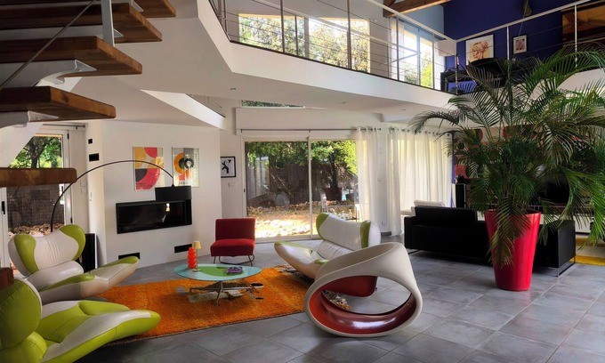 Saint-Maximin Casa | 4 kms from UZES town architect 330 m² heated pool