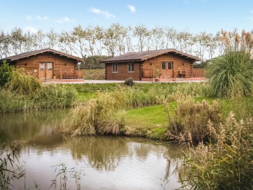 Old Leake Casa | 4 Lakeview Lodge