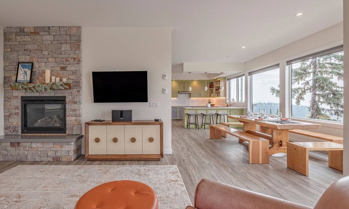 Silver Star Mountain Casa | 4 level duplex with 2 king beds, elevator, private hot tub, laundry and views