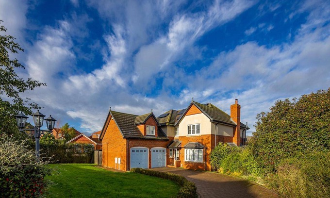 Sheerness Casa | 4 Luxurious Executive Villa