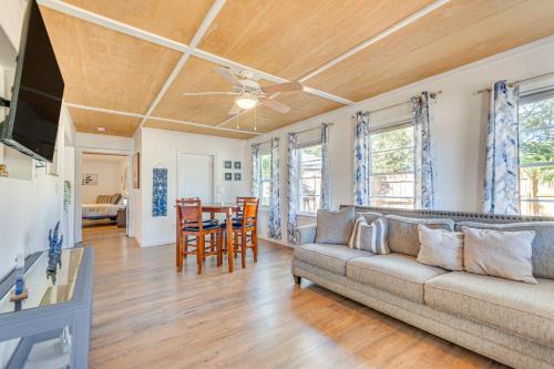 Ocean City Casa | 4 Mi to Beach Spacious Fort Walton Beach Retreat!