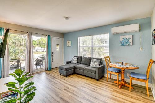 Walkers Holly Hill Casa | 4 Mi to Daytona Boardwalk and Beaches Cute Cottage