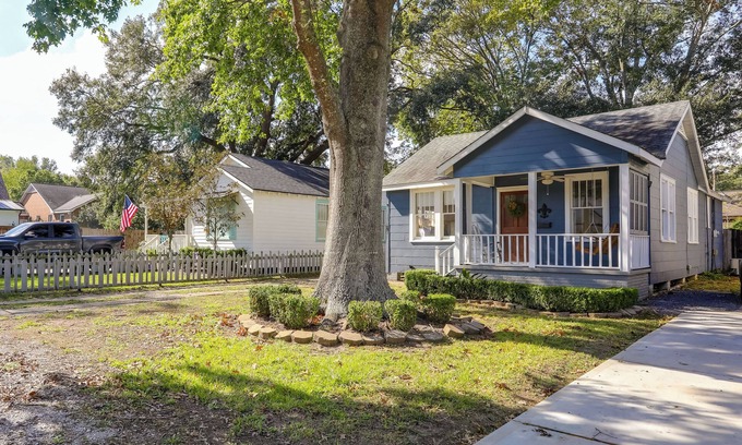 Mid City South Casa | 4 Mi to Dtwn: Baton Rouge Bungalow w/ Private Yard