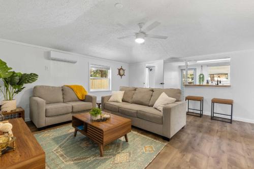Rio Casa | 4 Mi to Dtwn Jensen Beach Cottage