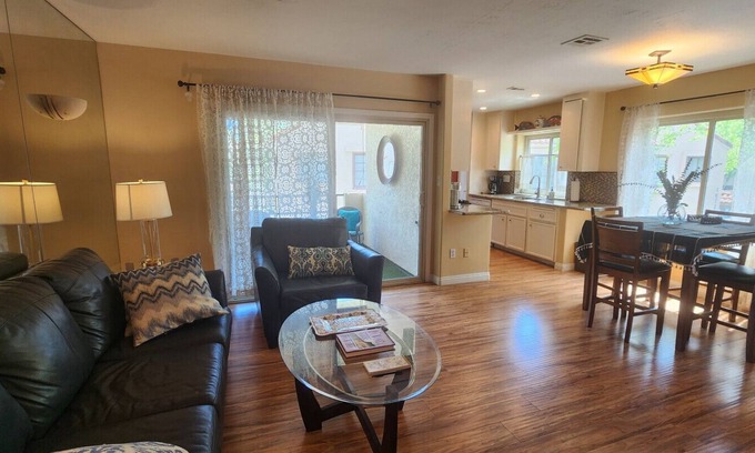 Mira Mesa Condominio | 2 dormitorios / 2 baños, Spa, prefirió estancias más largas