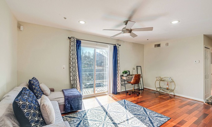 Washington Highlands Condominio | 4 Mi to Nationals Park: DC Condo w/ Balcony!