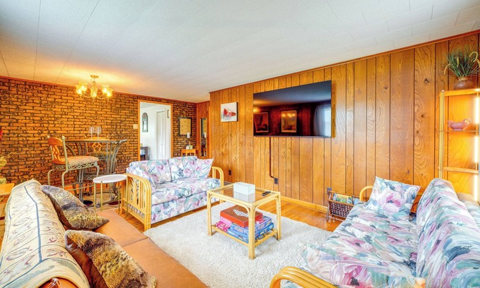 Sophia Casa | 4 Mi to Off-Road Park: Beckley Area Townhome