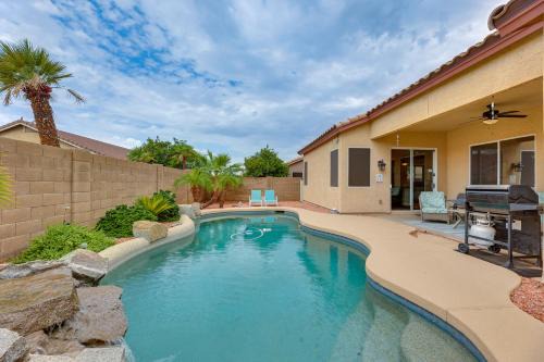Arizona Skyline Community Casa | 4 Mi to Riparian Preserve Mesa Abode with Hot Tub