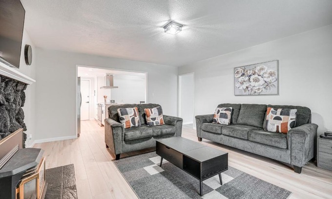 Stockton Casa | 4 Mi to San Joaquin River Remodeled Home with Patio