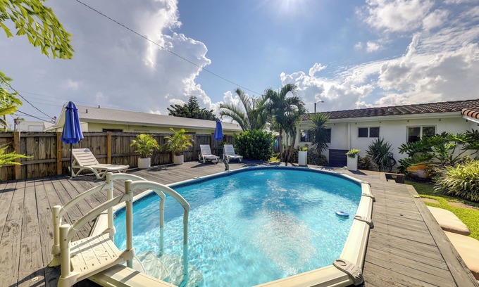 North Andrews Gardens Casa | 4 Mi to the Beach: Pet-Friendly Oakland Park Home