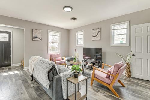 Parkville Apartamento | 4 Mi to Universities Quaint Parkville Apartment!