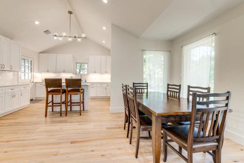 Highland Casa | 4 Mi to UT Austin Bright and Modern Family Home
