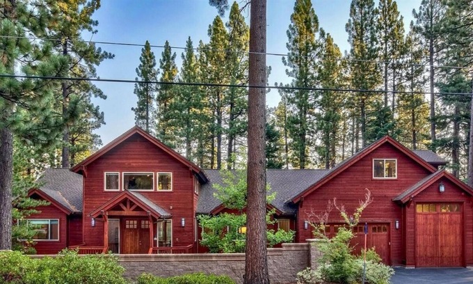 Y Area Casa | 4 miles to Lake, Heavenly, Casinos w/ 7 bedrooms, 5.5 baths, Sleeps 20, 6800 sqf