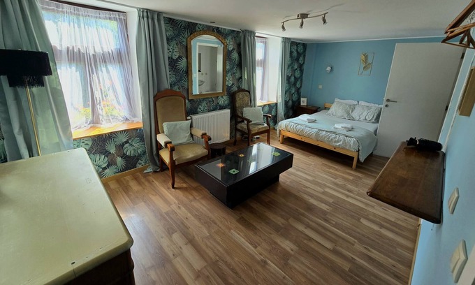 Bohon Casa | 4 minutes by car and 20 minutes by foot to Durbu.