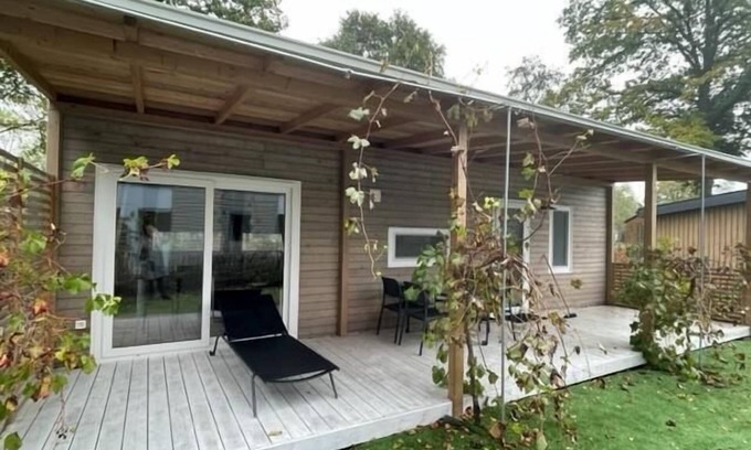 Biddinghuizen Casa | 4 pers. chalet with 2 bedrooms and terrace