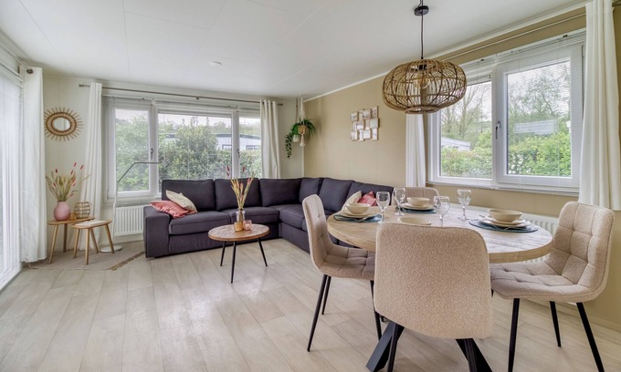 Retranchement Chalet De Esquí | 4-persoons Chalet aan zee op Slechts 150 Meter van het Strand Cadzand-bad
