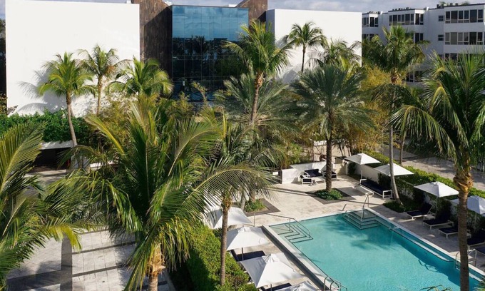 Palm Beach Casa | 4 Relaxing Rooms! Beachfront Accommodation + Free Parking + Outdoor Pool