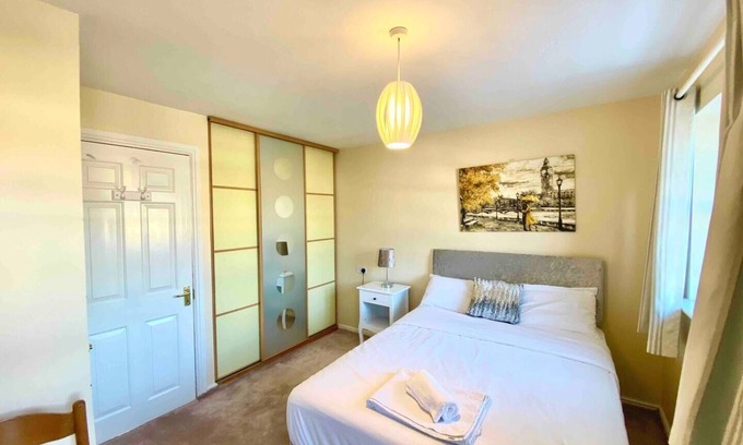 Yeading Casa | 4 room 3-bath Contractor accommodation London