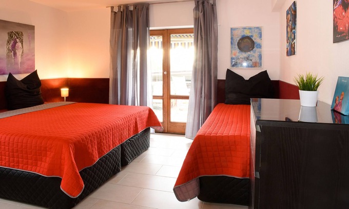 Bergisch Gladbach Apartamento | Apartamento de 4 habitaciones para 3 - 6 personas