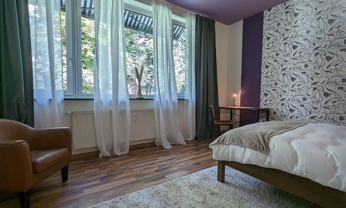 Pforzheim Apartamento | 4 Schlafzimmer, Küche, Großer Wohnbereich, Zentral, Barrierefrei, mit Service