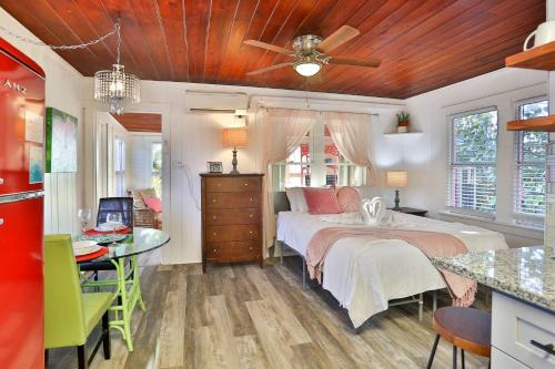 Treasure Island Casa | 4 - Seahorse Cottages - Hibiscus