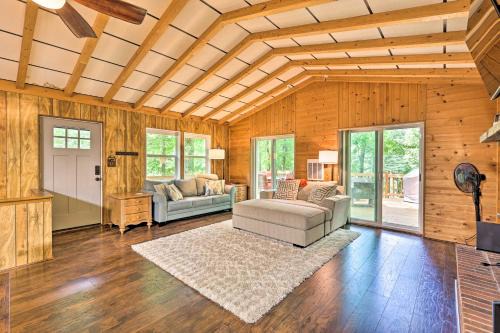 Beech Mountain Casa | 4-Season Family Retreat about 2 Mi to Ski Resort!