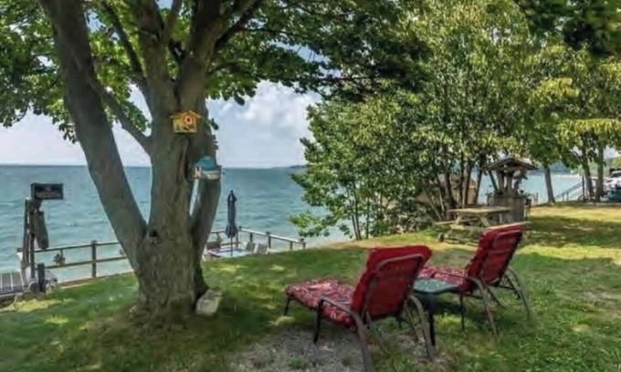Dunnville Cabaña | 4 season fully furnished cottage, hottub, fire pits and outstanding views!