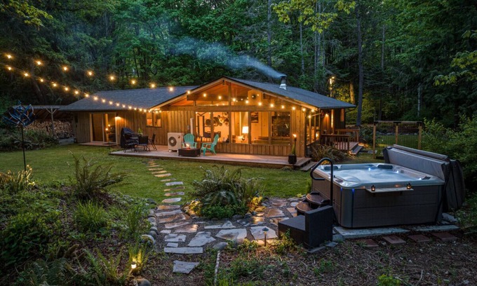 Port Angeles East Casa | 4 Season River Retreat