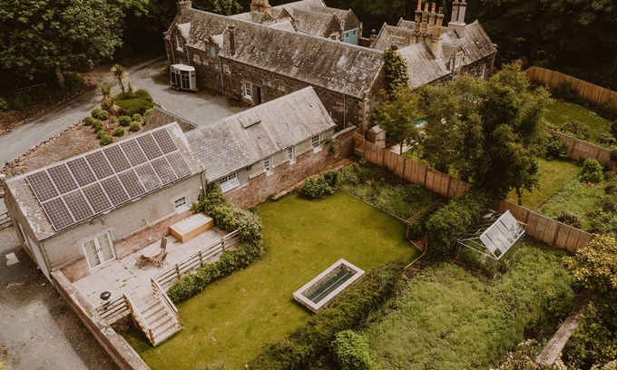 Portpatrick Cabaña | 4 Season's Splendour : Artist Nest in Walled Garden on 2000 acre Seaside Estate