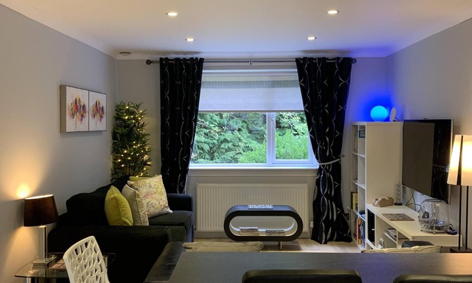 Shawlands Apartamento | Apartamento de un dormitorio BOSWELL de 4 estrellas - Glasgow - Aparcamiento privado - WiFi - Silencioso