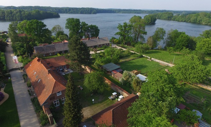 Eutin Casa | Vivir 4 estrellas "Zum alten Forsthof", un edificio protegido en el Eutin Palace Park