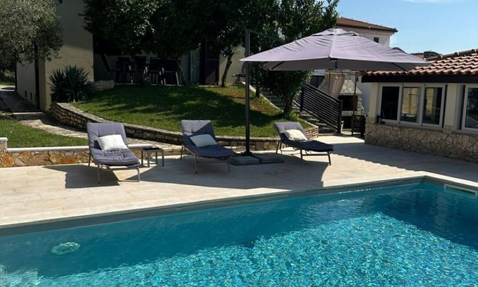 Vilanija Casa | 4 estrellas casa de vacaciones con 300m2 de jardín y cocina de verano en sus proximidades