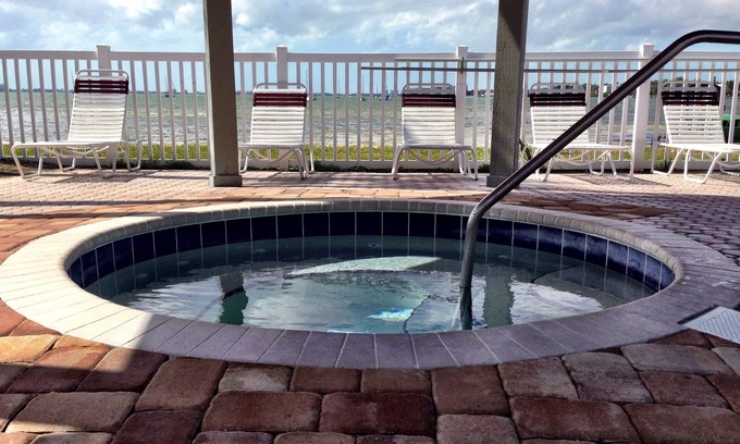 Bayview Casa | 4 Stars at the Beach!