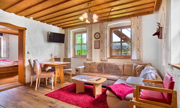 Stadlern Apartamento | Apartamento de 4 estrellas en la planta baja con terraza recién ajardinada.