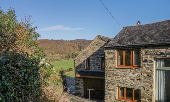 Haverthwaite Cabaña | 4 THE BARNS, family friendly, character holiday cottage in Ulverston