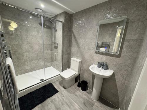 Huntingdon Apartamento | 4 Town centre, Free off road parking, entire flat