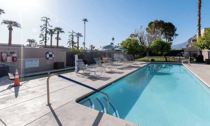 Baristo Hotel | 4 Unit Retreat! Fitness Center, BBQ, Garden, Near Convention Center!