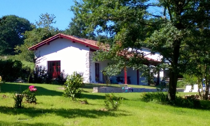 Osses Casa | Abartiague Borda clasificado 4 *, verde, tranquilo en el interior del País Vasco