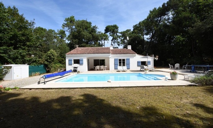 Jard-sur-Mer Villa | VILLA CON PISCINA CLIMATIZADA EN EL BOSQUE DEL PINO CERCA DEL MAR JARD SUR MER