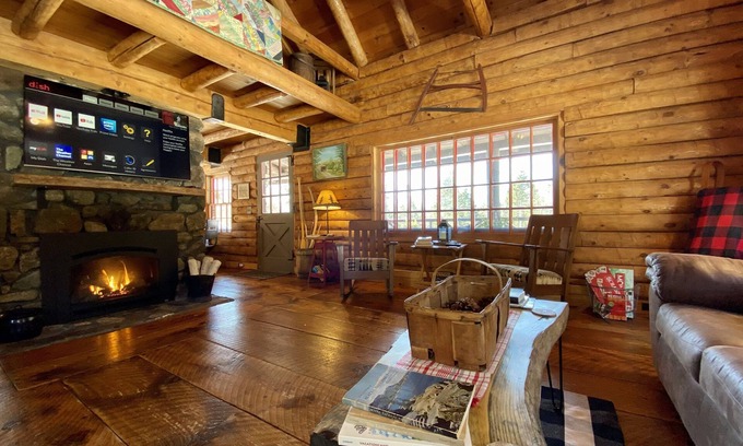 Corea Cabina | Cabaña de Rocky Woods ubicada en 40 acres en un pintoresco pueblo pesquero de Maine