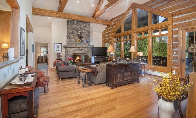 Avon Casa | 40 Goshawk home