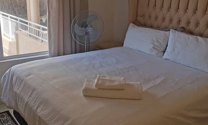 Illovo Beach Apartamento | 40 La Mer, frente a la playa de Illovo
