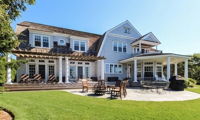 West Hyannisport Casa | 40' of Private Beach! Beach is 2 minute or less walk to path. RPMS075