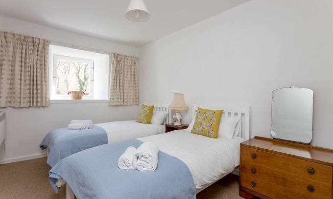 West End Apartamento | 400 Dean Village Apartment