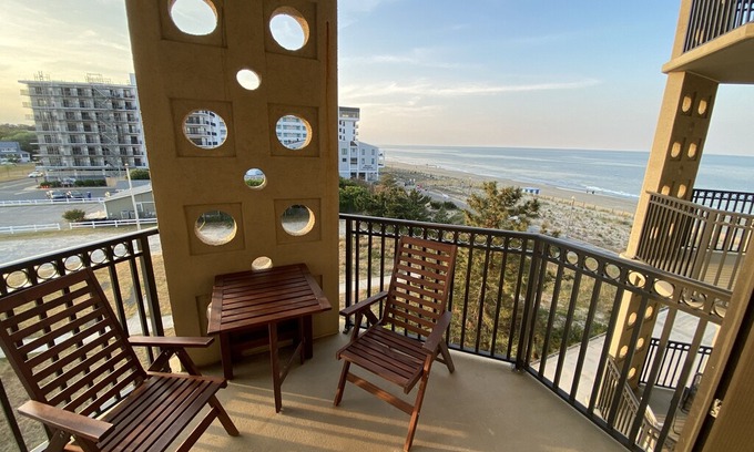 Rehoboth Beach Condominio | #408 Ocean View Studio in Rehoboth Beach