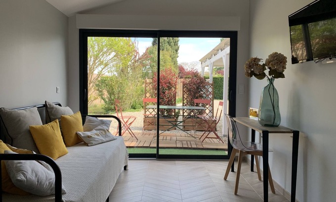 Bourran Condominio | 40m2 accommodation with communal swimming pool
