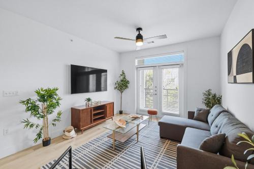 Fort Worth Apartamento | 412 Stylish 2B2B Resort Style Pool & Gym, Golf Simulator, 7M to Dickies Stadium, 15M to AT&T stadium